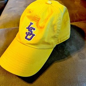 Adult small- great fit for kids also.